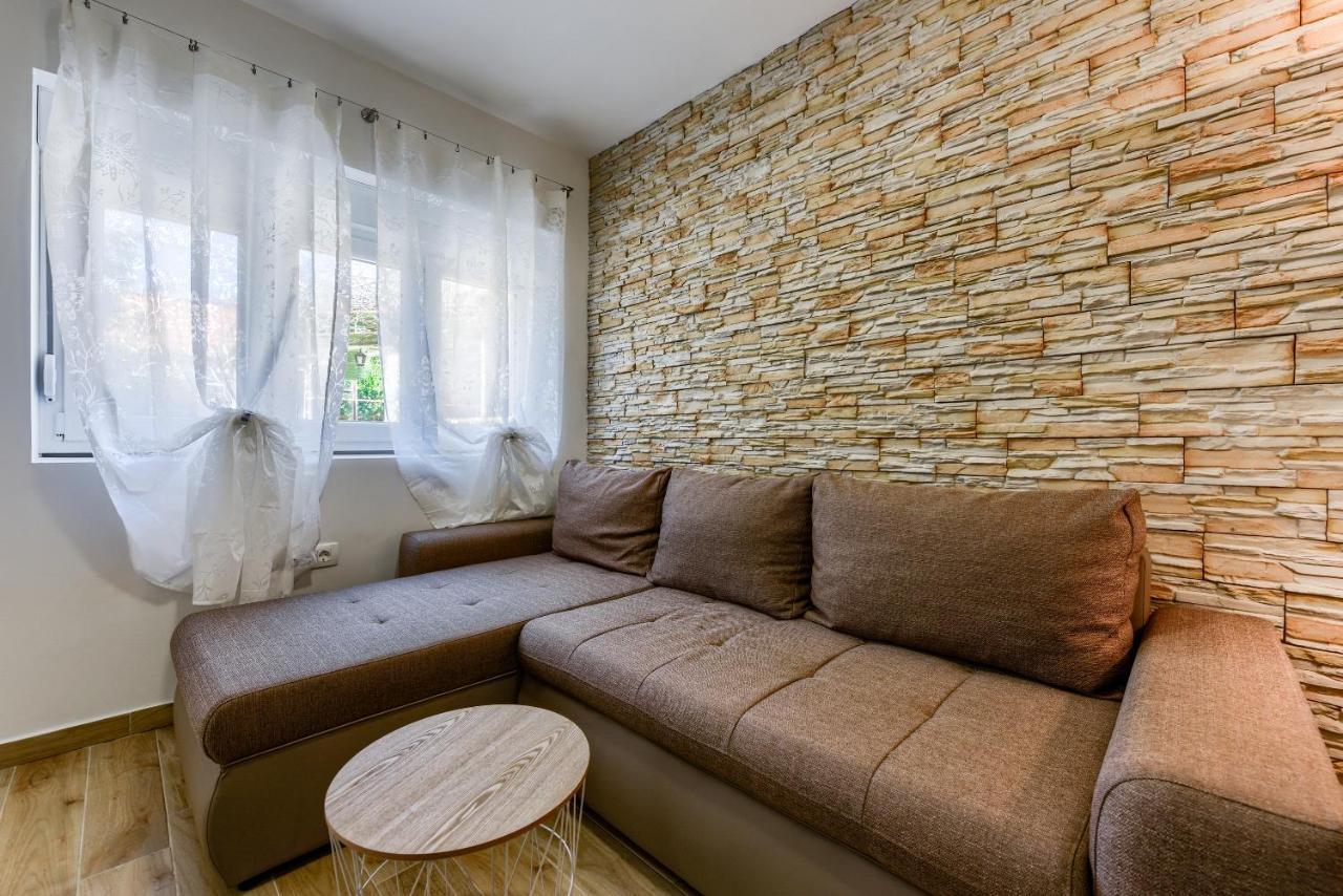 Apartment Yula Zadar Exterior foto